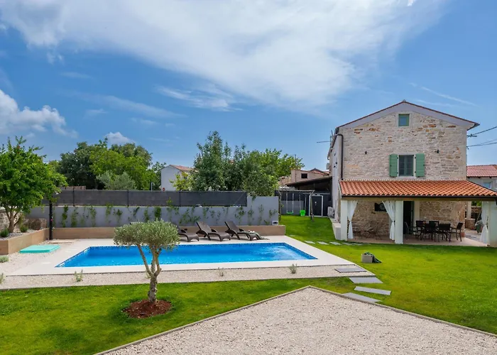 Villa House Mirabilis By Istrialux